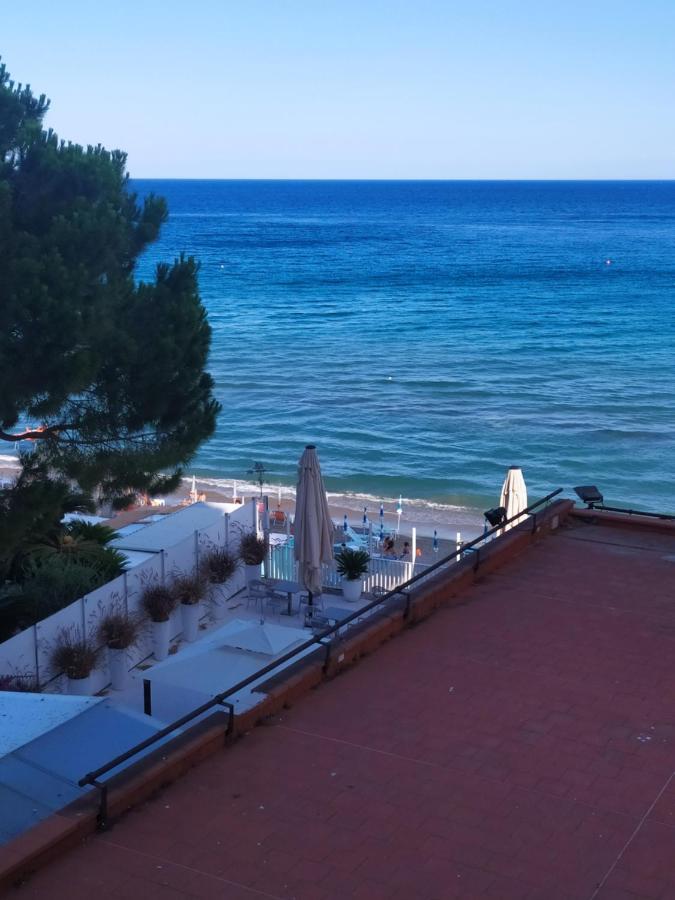 Diana Grand Hotel Alassio Kültér fotó