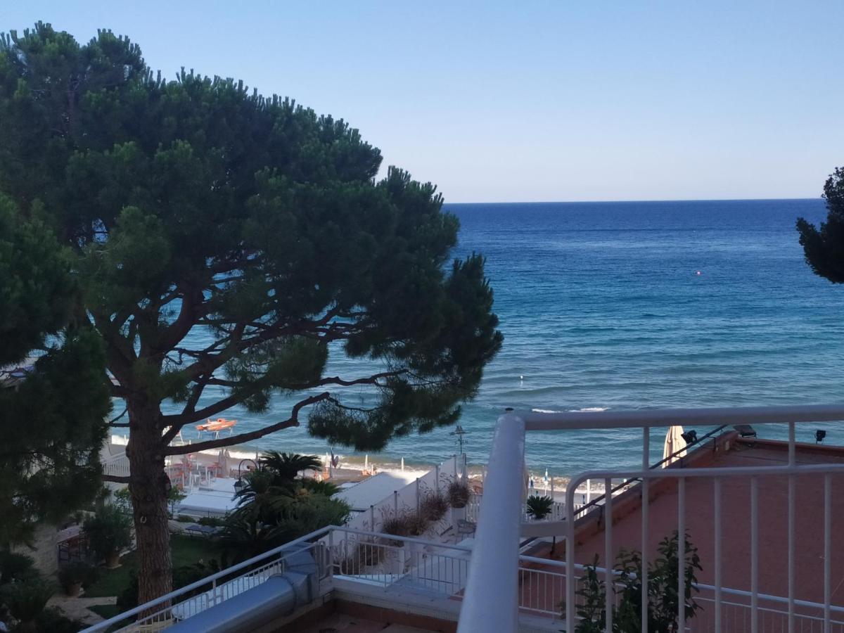 Diana Grand Hotel Alassio Kültér fotó